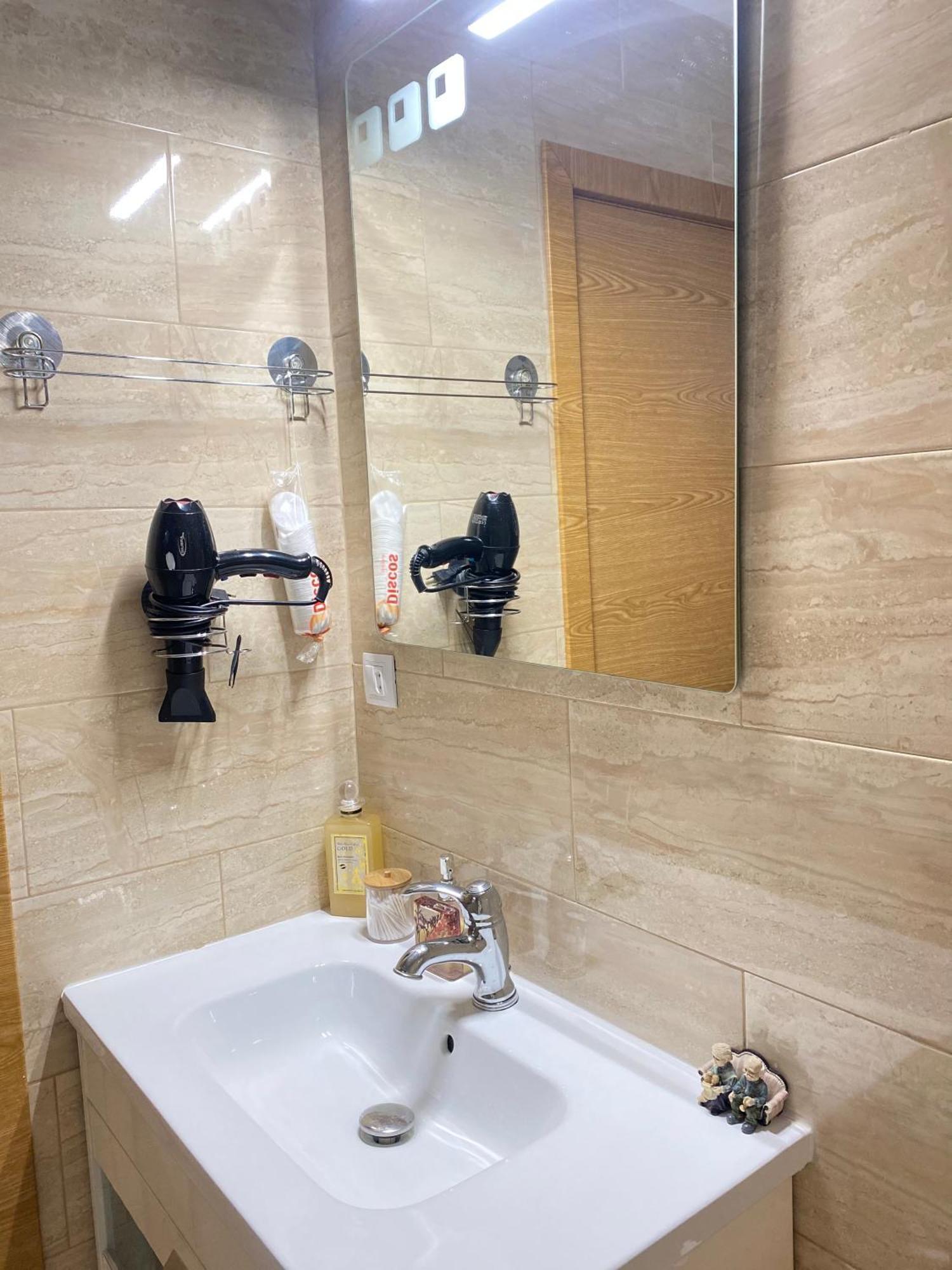 Shared Apartment! Piso Compartido! Общая Квартира! Seville Exterior photo